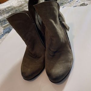 Yountville Bootie
BUENO